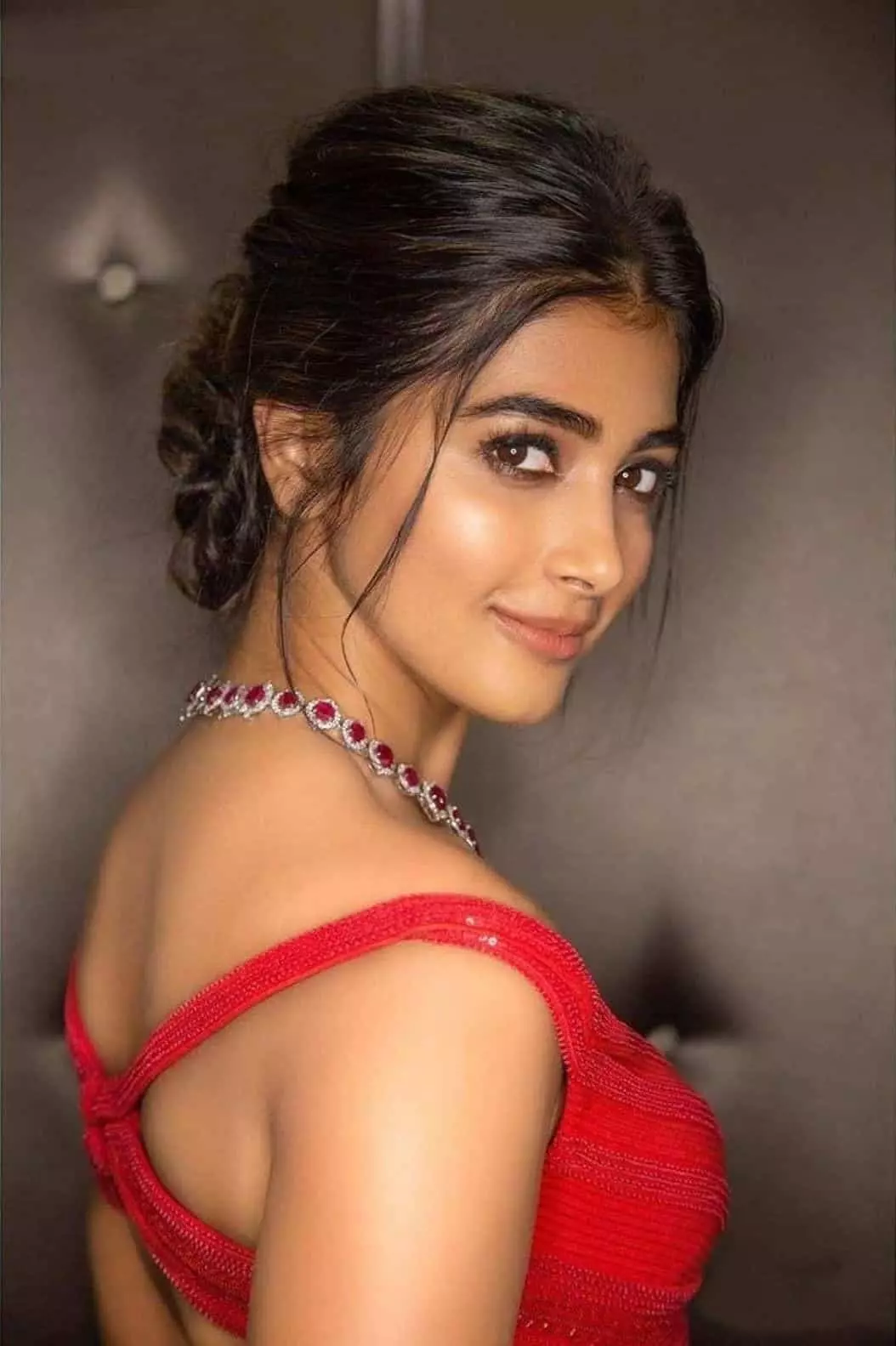 Pooja Hegde On Maharshi Success Meet