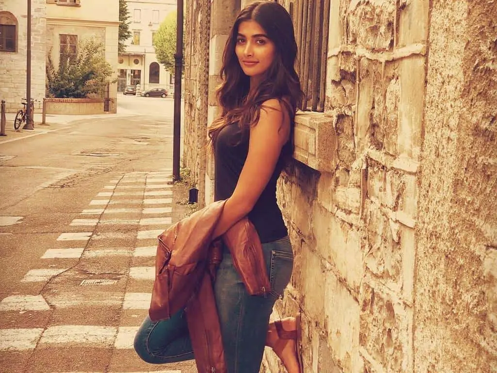 pooja hegde's foreign tour